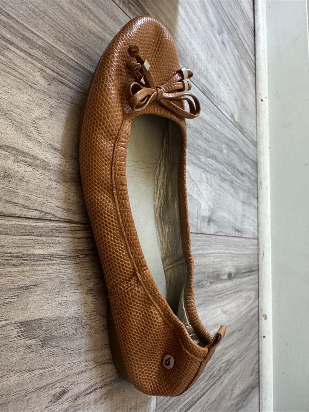 Women’s Tan Ballet Flats with Bow Accent leather 37 - Picture 8 of 10